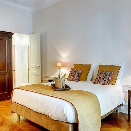 Apartamento Luxurious Boulevard Saint Germain , 7eme París
